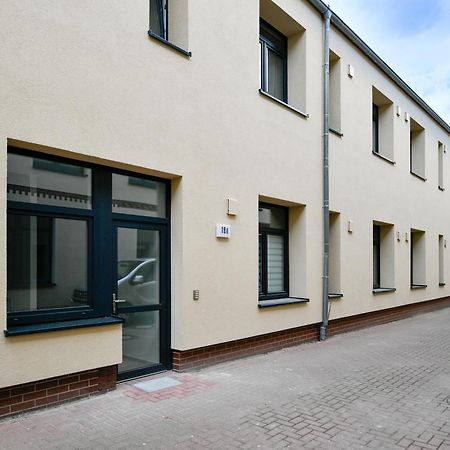 Ferienwohnungen Am Theater - Modern, Zentral Und Ruhig Mit Kueche, Waschtrockner, Netflix, Wlan Und Parkplatz- 2 Zimmer, 52 Qm 科特布斯 外观 照片
