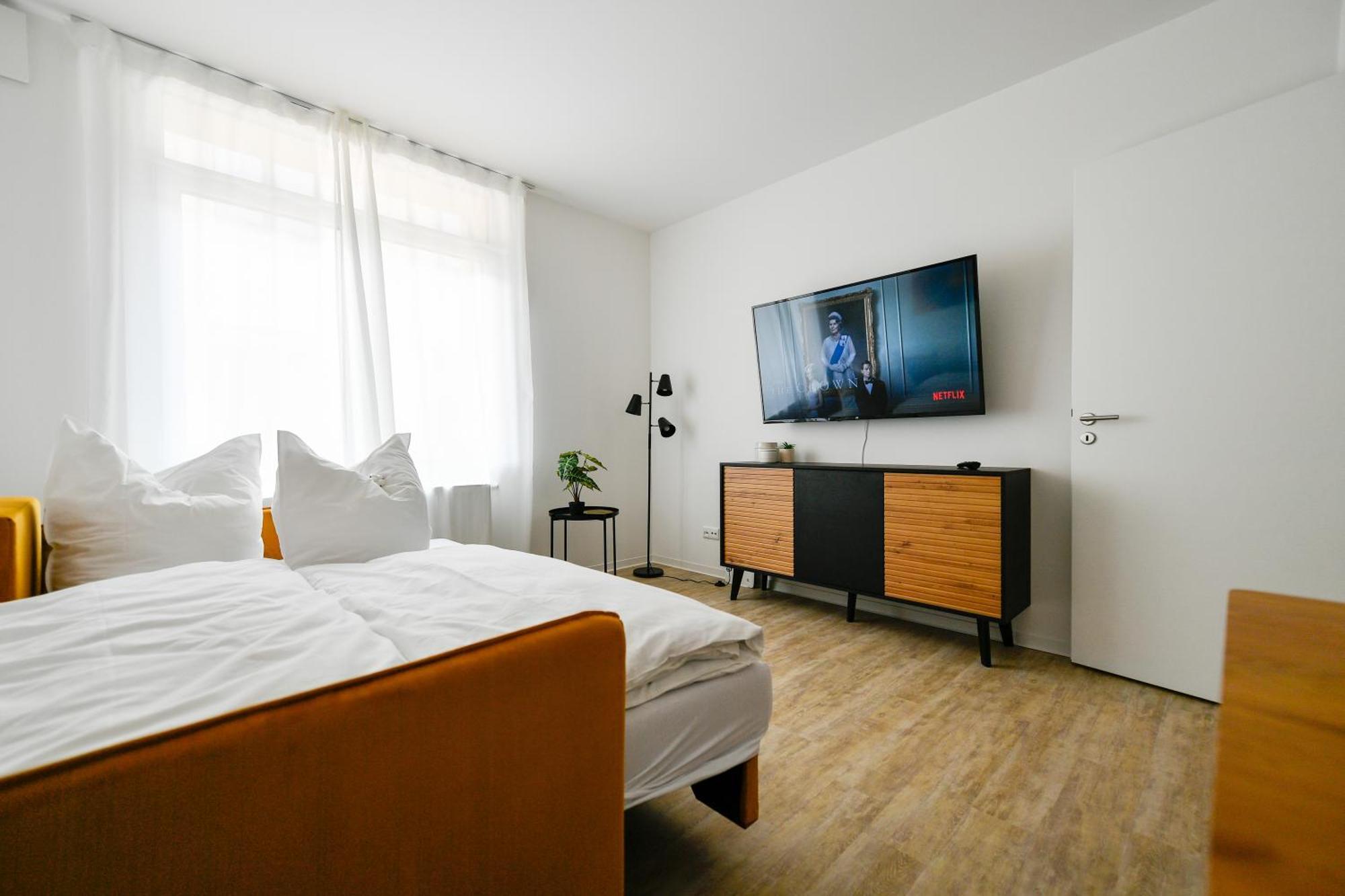 Ferienwohnungen Am Theater - Modern, Zentral Und Ruhig Mit Kueche, Waschtrockner, Netflix, Wlan Und Parkplatz- 2 Zimmer, 52 Qm 科特布斯 外观 照片
